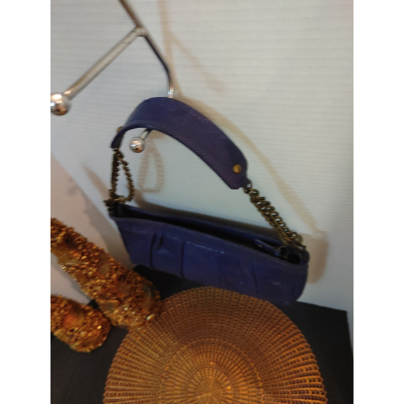 KAGE Leather Shoulder Bag - Picture 6 of 9